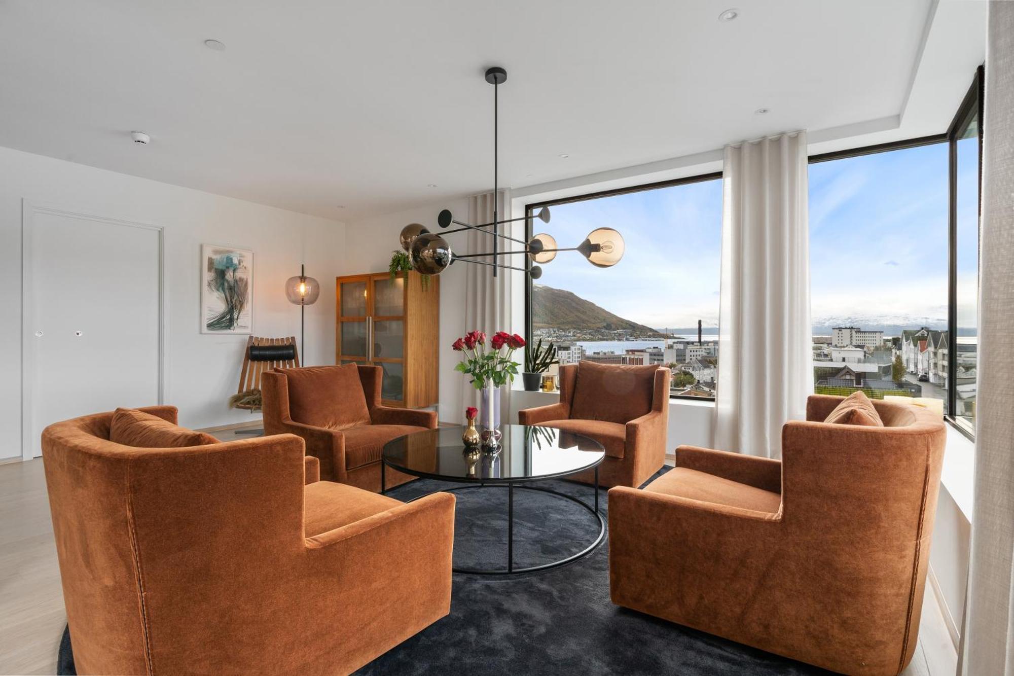 Luxury Apartment Downtown Tromso With 2 Bedrooms And 2 Bathrooms And Parking Экстерьер фото
